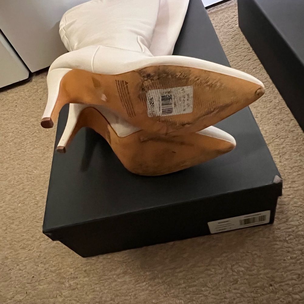 WOMEN WIDE CALF Fahion to figure Bone color. Wore one size 7